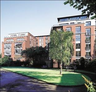 3Bed 3Bath (City Centre  NG1 1GH) Fully Furnished Flat with Parking (975pm)