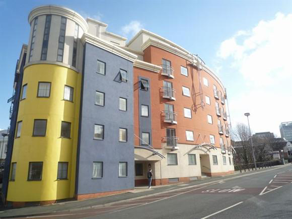 Lovely Penthouse apartment for short term or holiday rental in city centre location